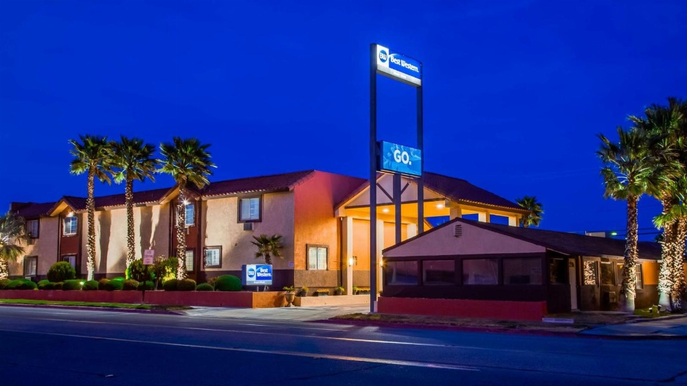 Best Western Desert Winds Main image