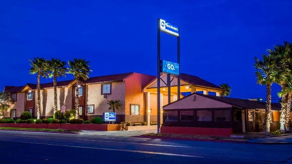 Best Western Desert Winds Main image